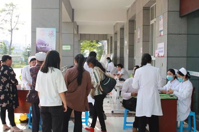 不忘初心守护健康 义诊服务温暖民心——剑川县人民医院开展“弘扬崇高精神 聚力健康中国”义诊活动